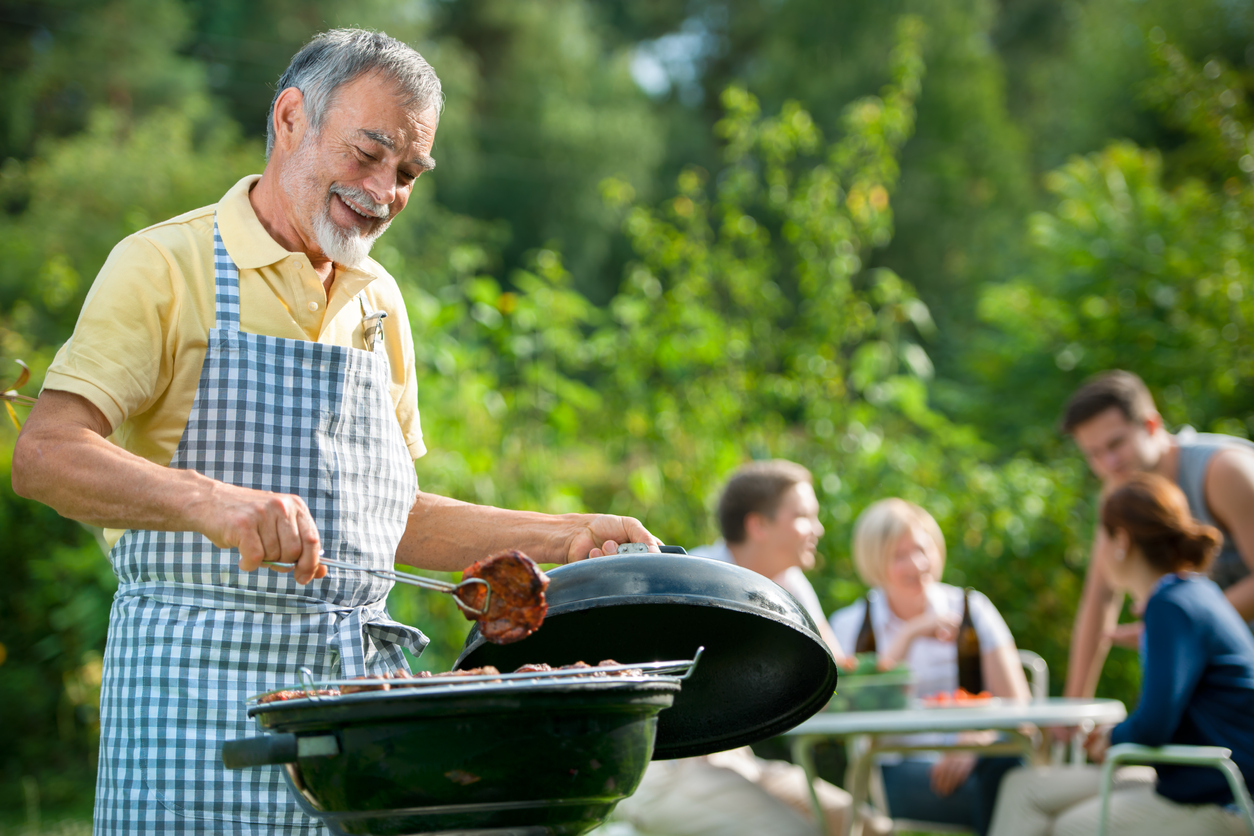 Cosa non deve mai mancare per un barbecue perfetto: 5 consigli d'acquisto